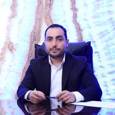 مجتبی آقاخانی، وکیل پایه یک دادگستری، متخصص در امور املاک و اراضی