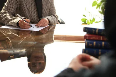 مشاوره حقوقی حضوری در دفتر موسسه قانون مهر میهن