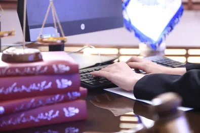مشاوره برخط توسط وکیل متخصص در موسسه حقوقی قانون مهر میهن